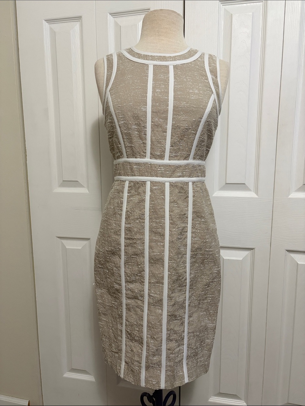 Calvin Klein Sleeveless Beige Form-Fitting Dress with White Contrast Trim Size 4